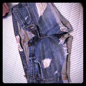 Nwot Hollister distressed denim shorts super cute